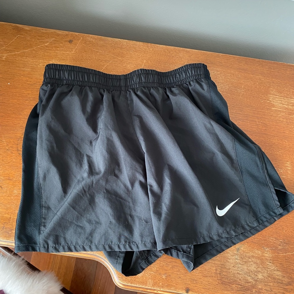 Nike work out shorts kids xlg black